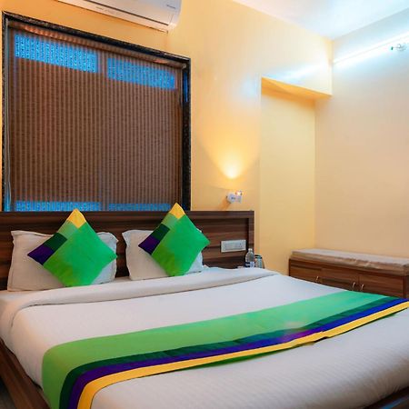 Treebo Trend The White Castle Hotell Pune Exteriör bild