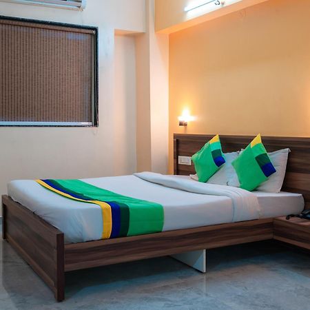 Treebo Trend The White Castle Hotell Pune Exteriör bild