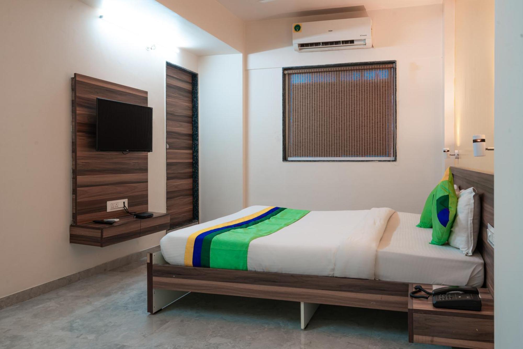 Treebo Trend The White Castle Hotell Pune Exteriör bild