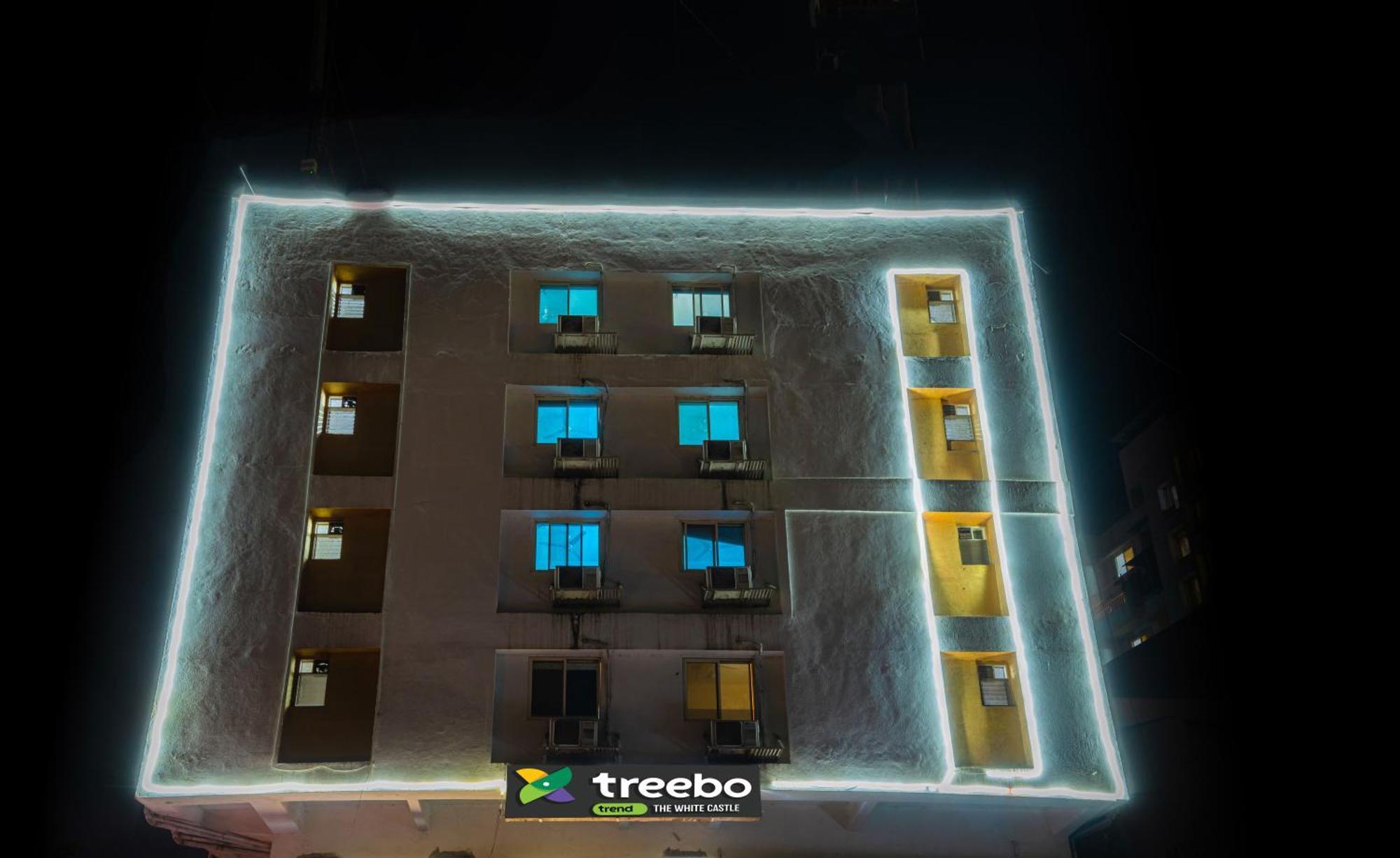 Treebo Trend The White Castle Hotell Pune Exteriör bild
