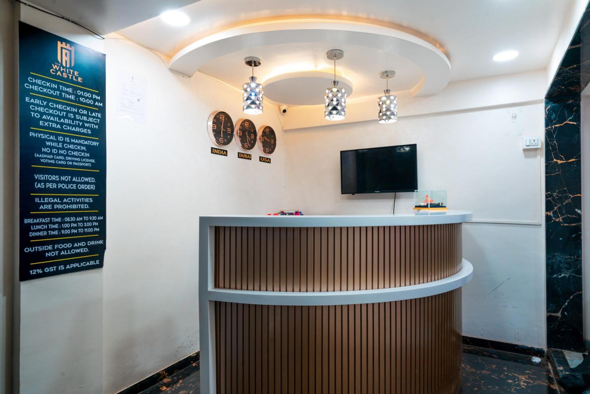 Treebo Trend The White Castle Hotell Pune Exteriör bild