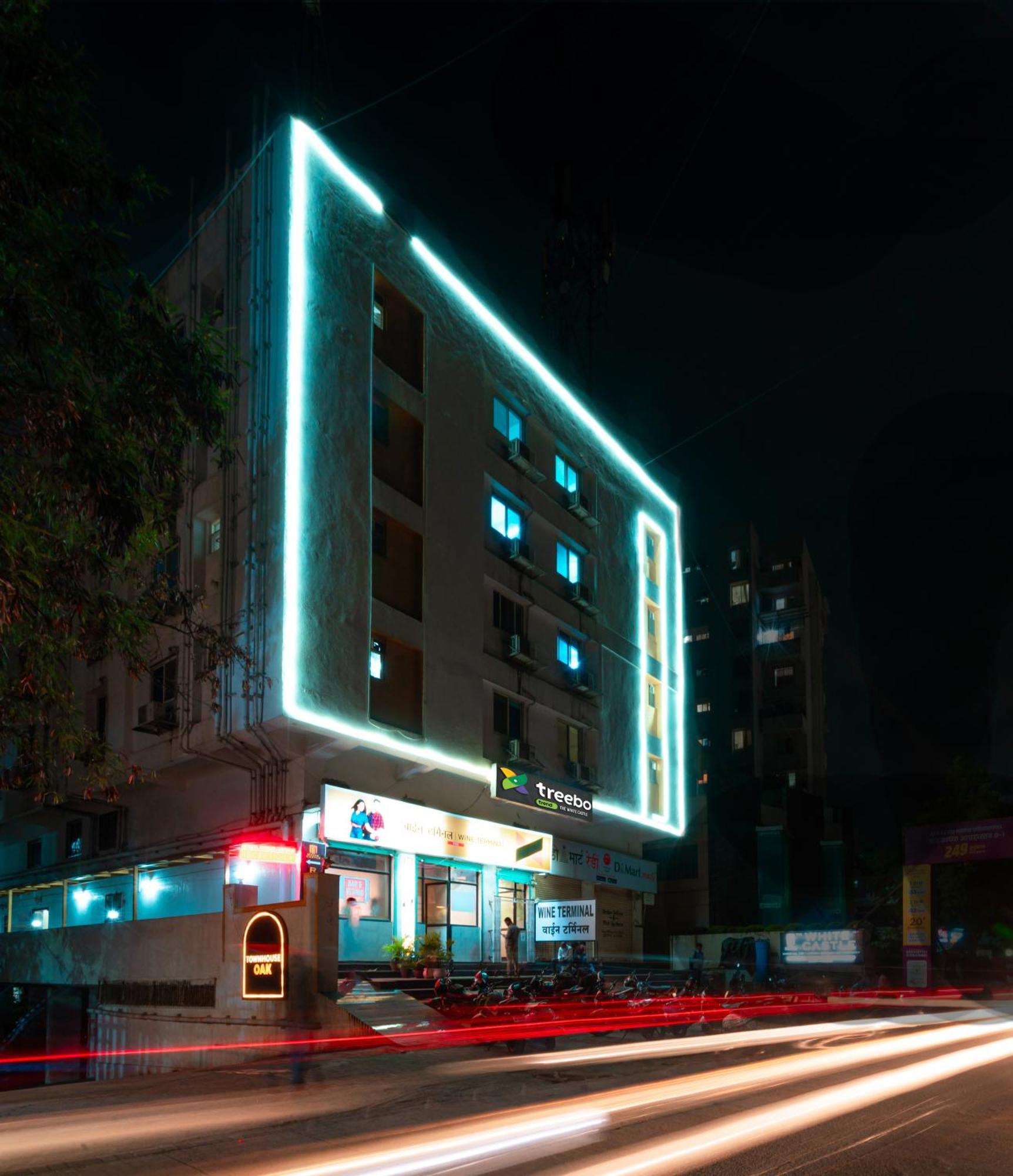 Treebo Trend The White Castle Hotell Pune Exteriör bild