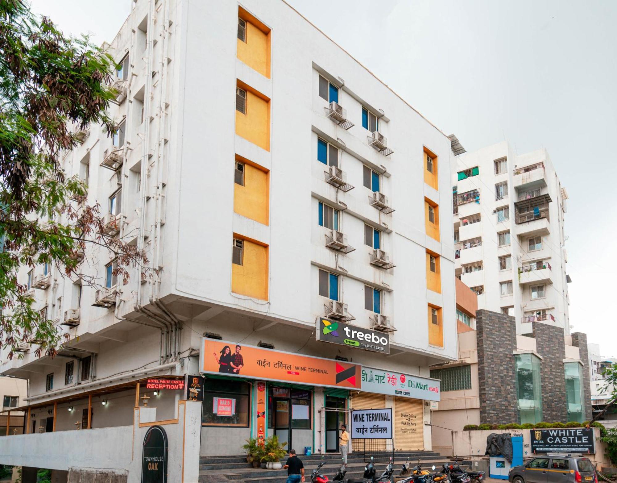 Treebo Trend The White Castle Hotell Pune Exteriör bild